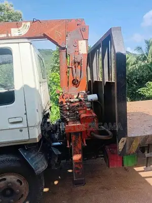 Isuzu Boom Truck 1980 Lorry (Used)