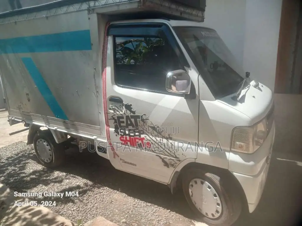 Mitsubishi MiniCab 2002 Lorry (Used)