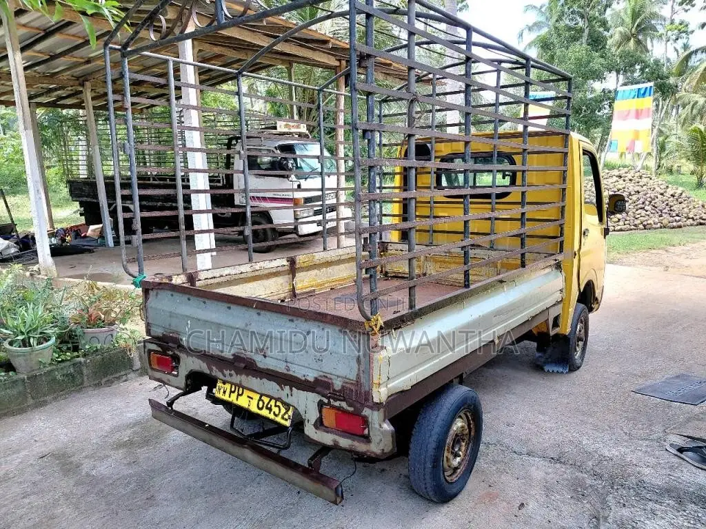 Tata Dimo Batta 2010 Lorry (Used)