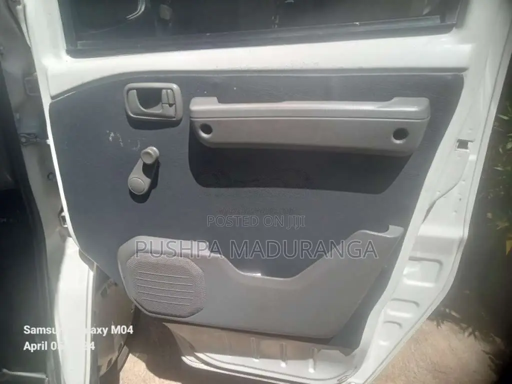 Mitsubishi MiniCab 2002 Lorry (Used)