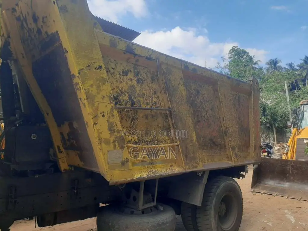 Ashok-Leyland Tipper 2016 Lorry (Used)