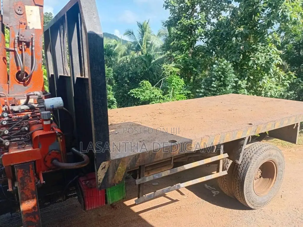 Isuzu Boom Truck 1980 Lorry (Used)