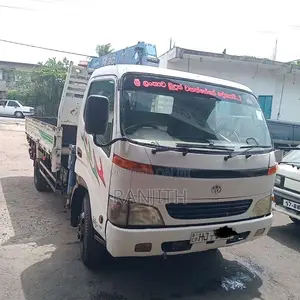 Toyota Dyna Boom Truck 2003 Lorry (Used)