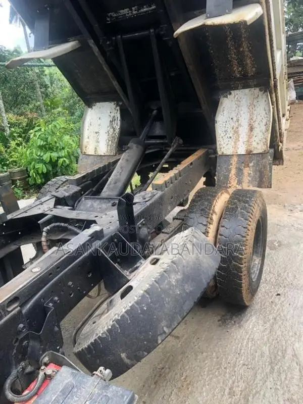 Isuzu Tipper 1989 Lorry (Used)