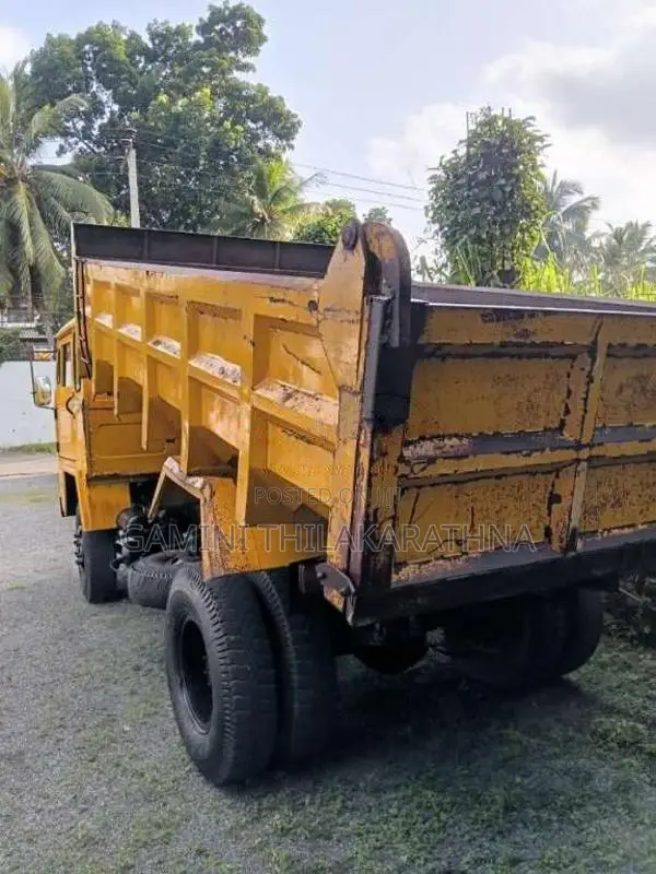 Ashok-Leyland Tipper 2000 Lorry (Used)