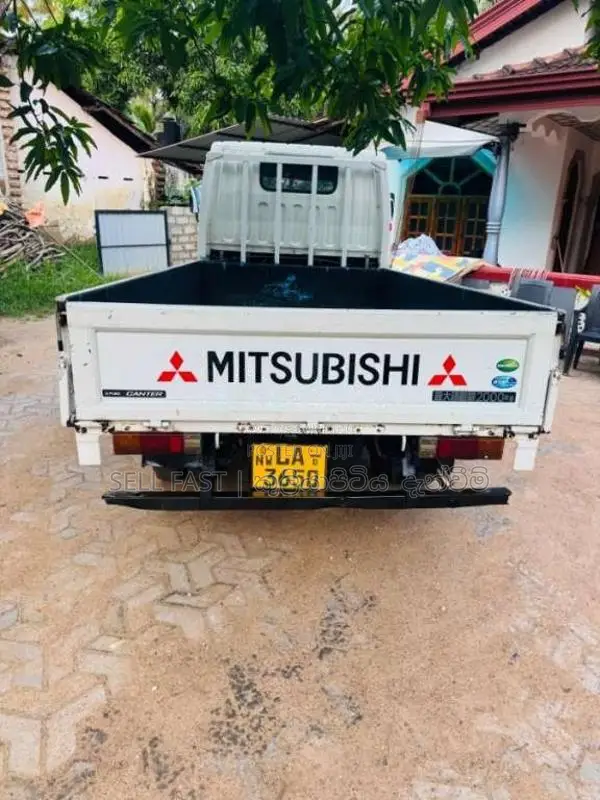 Mitsubishi CANTER 2002 Lorry (Used)