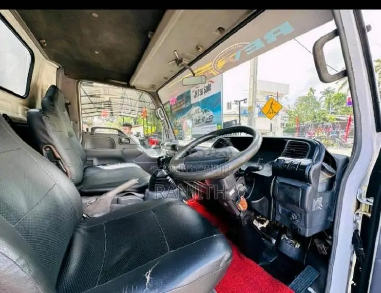 Isuzu Isuzu 2011 Lorry (Used)