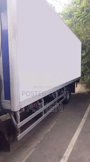 Isuzu Forward 2010 Lorry (Used)