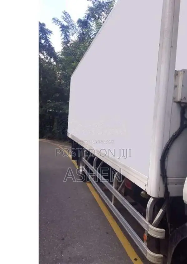 Isuzu Forward 2010 Lorry (Used)