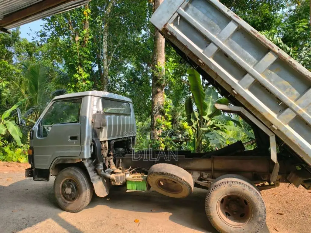 Toyota Dyna 1999 Lorry (Used)