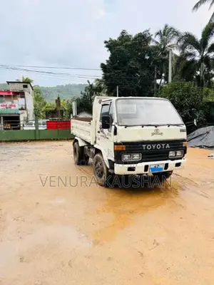Toyota Dyna Tipper 1990 Lorry (Used)