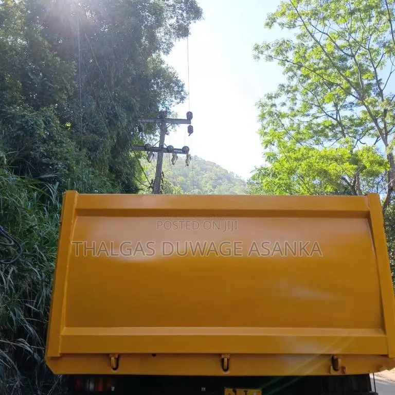 Ashok-Leyland Tipper 2011 Lorry (Used)