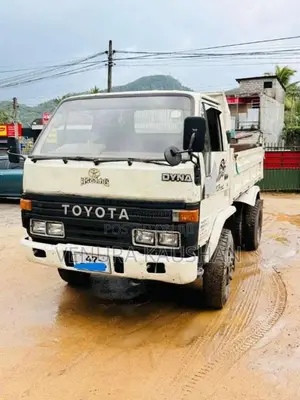 Toyota Dyna Tipper 1990 Lorry (Used)