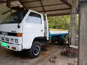 Isuzu NKR 1985 Lorry (Used)