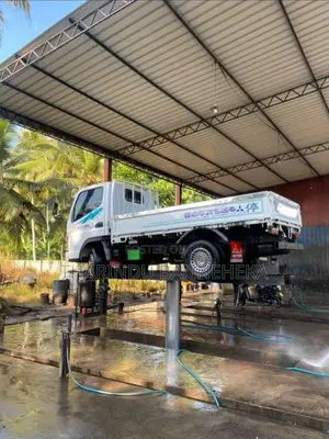 Mitsubishi Canter 10.5 2005 Lorry (Used)