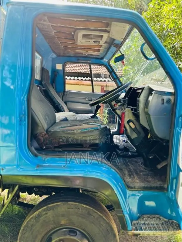 Isuzu NPR58L 1987 Lorry (Used)