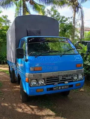Isuzu ELF 1984 Lorry (Used)