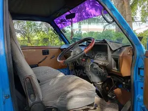 Isuzu ELF 1984 Lorry (Used)