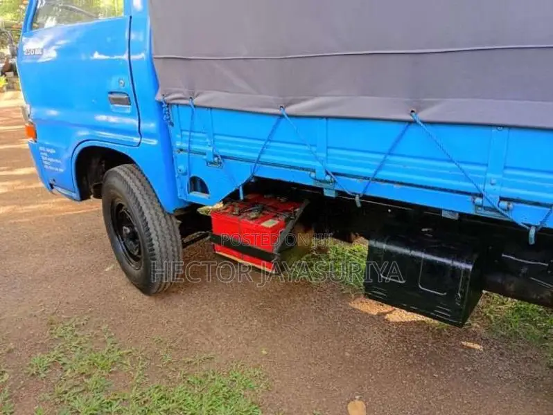 Isuzu ELF 1984 Lorry (Used)