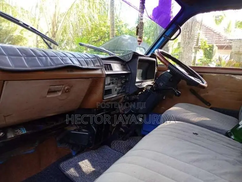 Isuzu ELF 1984 Lorry (Used)