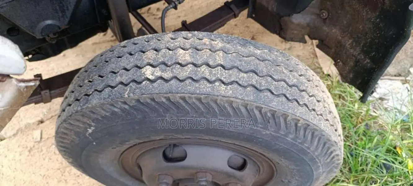 Isuzu Juston Forward 1996 Lorry (Used)