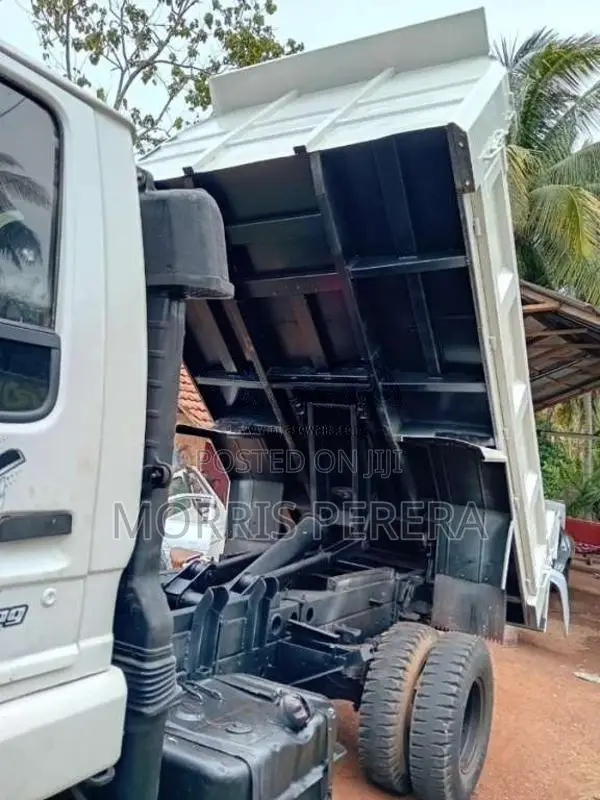 Isuzu Juston Forward 1996 Lorry (Used)