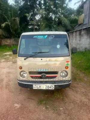 Tata Dimo Batta 2010 Lorry (Used)
