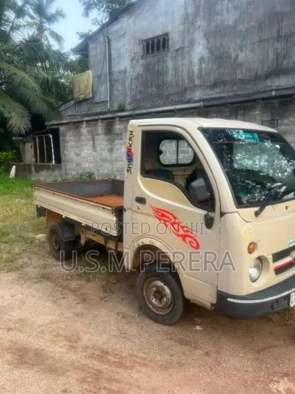 Tata Dimo Batta 2010 Lorry (Used)