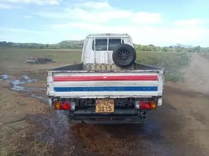 Mitsubishi PO5 1996 Lorry (Used)