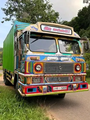 Ashok-Leyland Comet Super 2004 Lorry (Used)