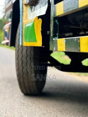 Ashok-Leyland Comet Super 2004 Lorry (Used)