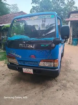 Isuzu ELF 1987 Lorry (Used)