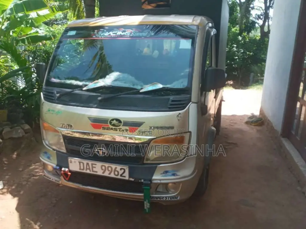 Tata Dimo Batta 2017 Lorry (Used)