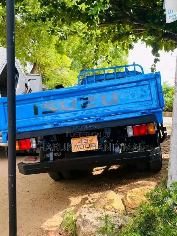 Isuzu NPR 350 1988 Lorry (Used)