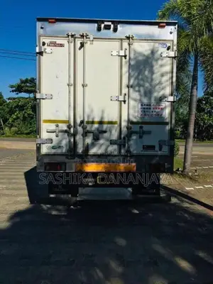 Isuzu Freezer 2008 Lorry (Used)