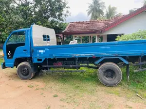 Isuzu ELF 1981 Lorry (Used)