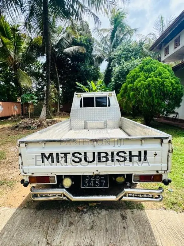 Mitsubishi L300 1980 Lorry (Used)