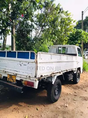 Isuzu 10.5 1986 Lorry (Used)