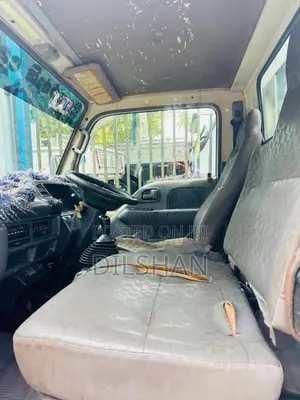 Isuzu ELF 1986 Lorry (Used)