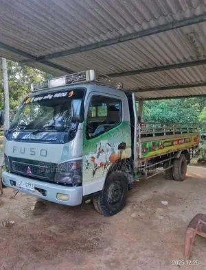 Mitsubishi Canter 2010 Lorry (Used)