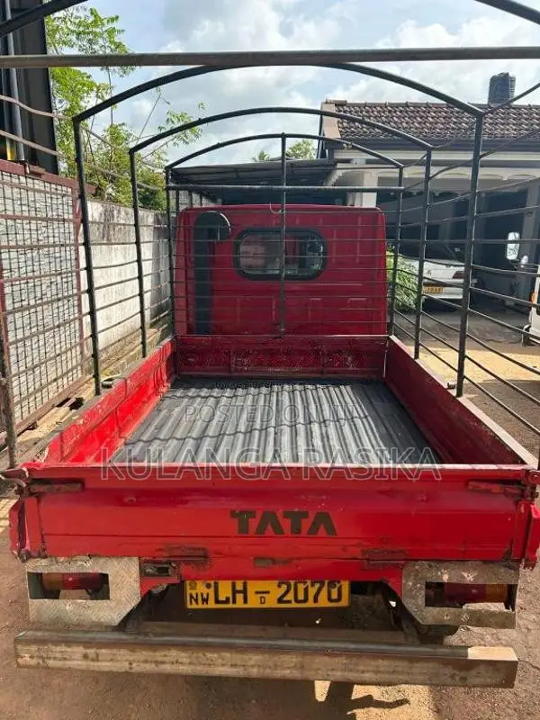 Tata Dimo Batta 2010 Lorry (Used)