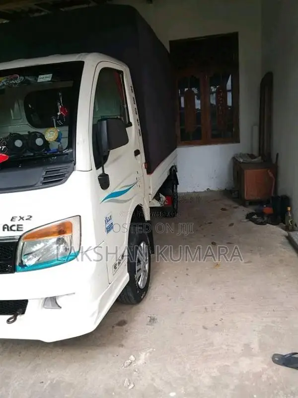 Tata Dimo Batta 2015 Lorry (Used)