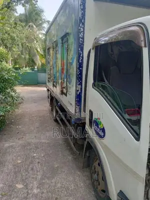 Isuzu ELF 2012 Lorry (Used)