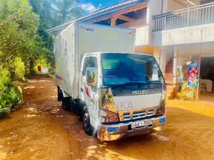Isuzu 10.5FT 2011 Lorry (Used)