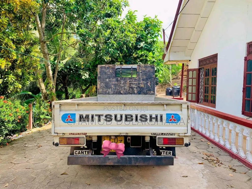 Mitsubishi Canter 2002 Lorry (Used)