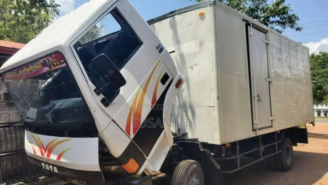 Tata 613 2002 Lorry (Used)