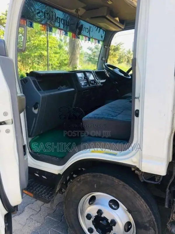Isuzu Freezer 2008 Lorry (Used)