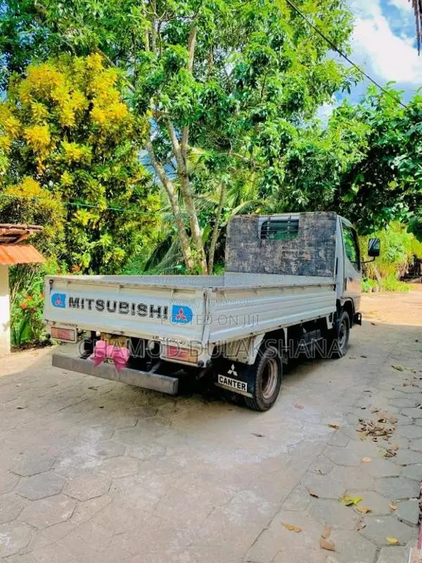 Mitsubishi Canter 2002 Lorry (Used)