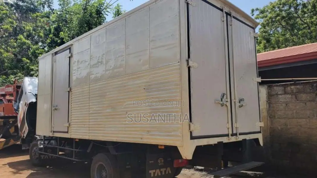 Tata 613 2002 Lorry (Used)