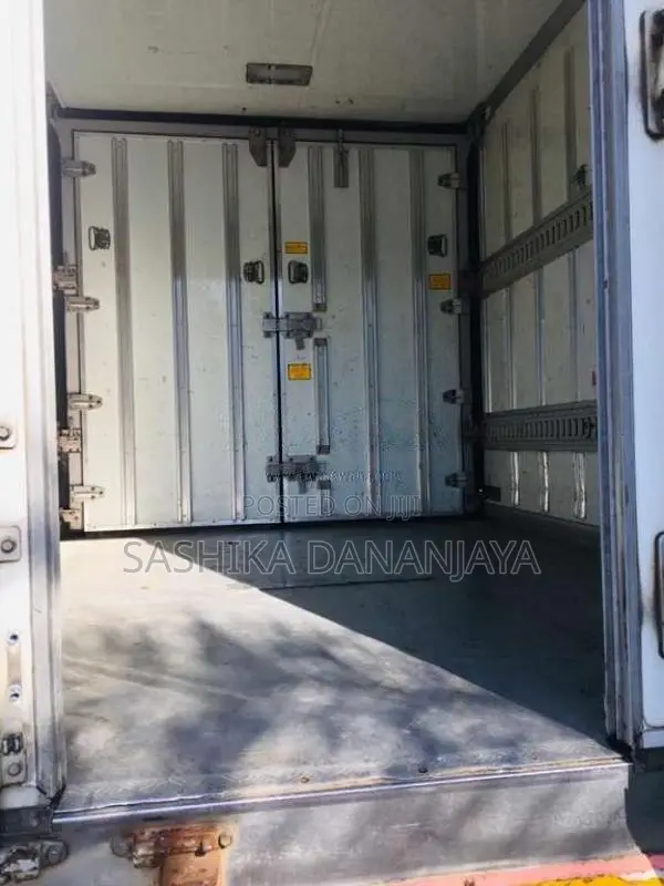 Isuzu Freezer 2008 Lorry (Used)